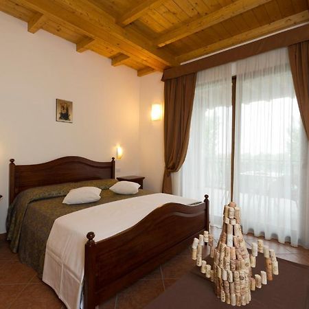 Locanda Ristorante Al Cardellino Bardolino Extérieur photo