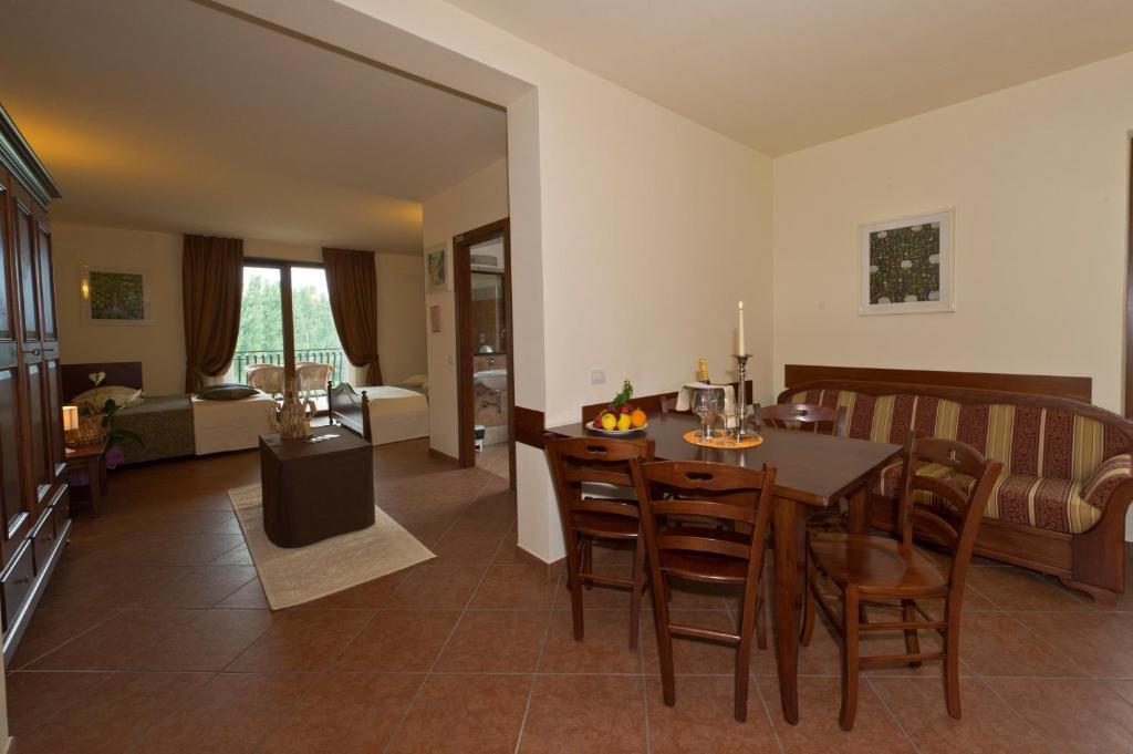 Locanda Ristorante Al Cardellino Bardolino Extérieur photo